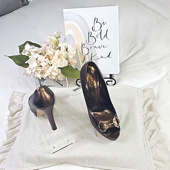 GUCCI 100% Authentic Horsebit Accent Leather High Heels Shoes, Size 9B - Picture 6 of 17